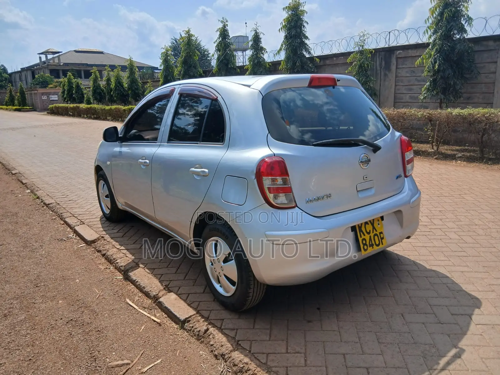 Nissan March 2012 Silver