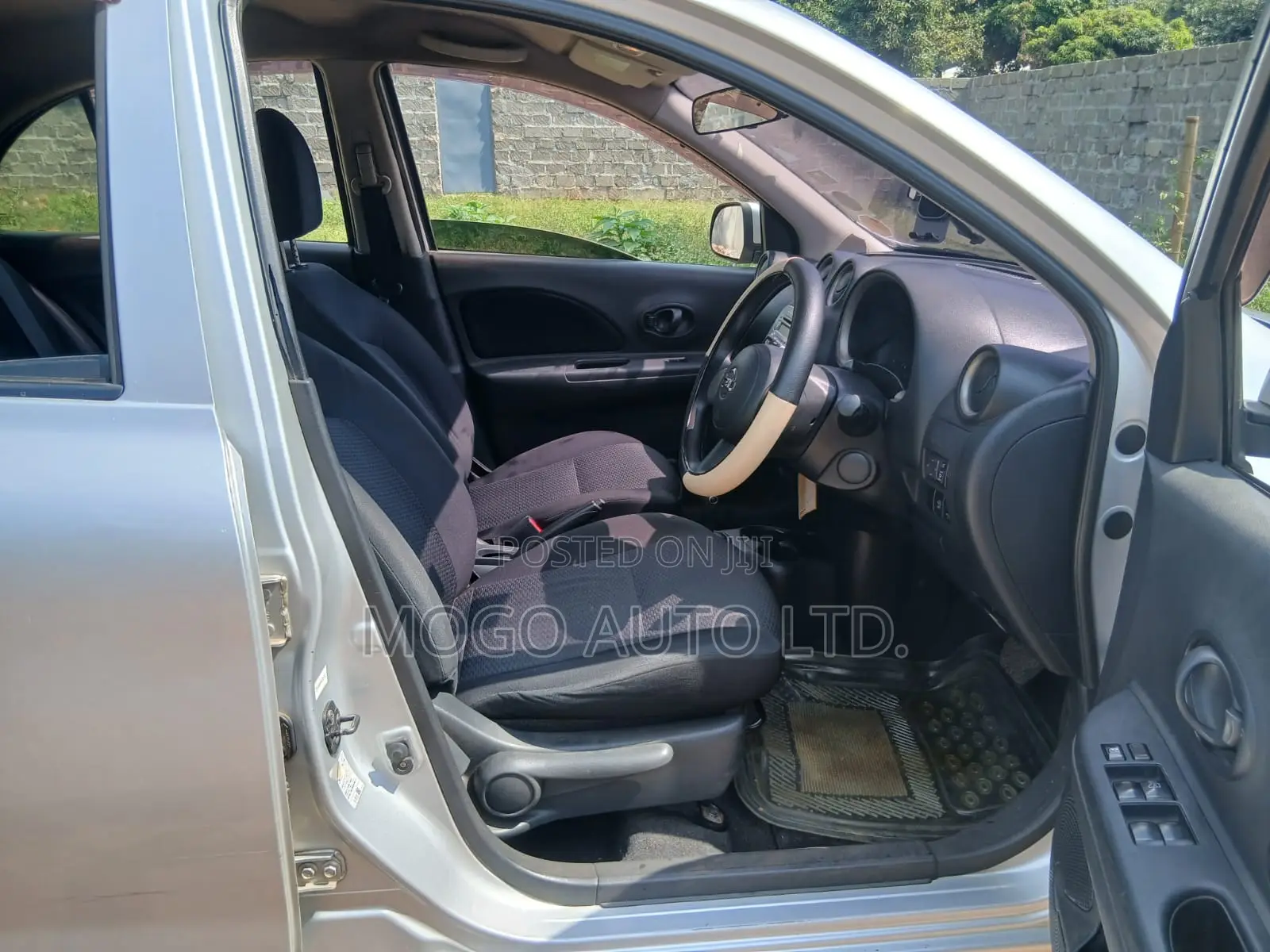 Nissan March 2012 Silver