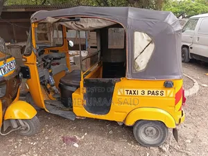 Bajaj RE 2018 Yellow