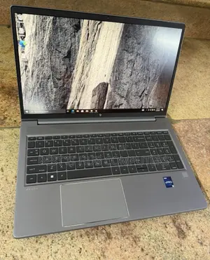 Laptop HP ZBook Power G9 i7 16GB Intel Core i7 SSD 512GB