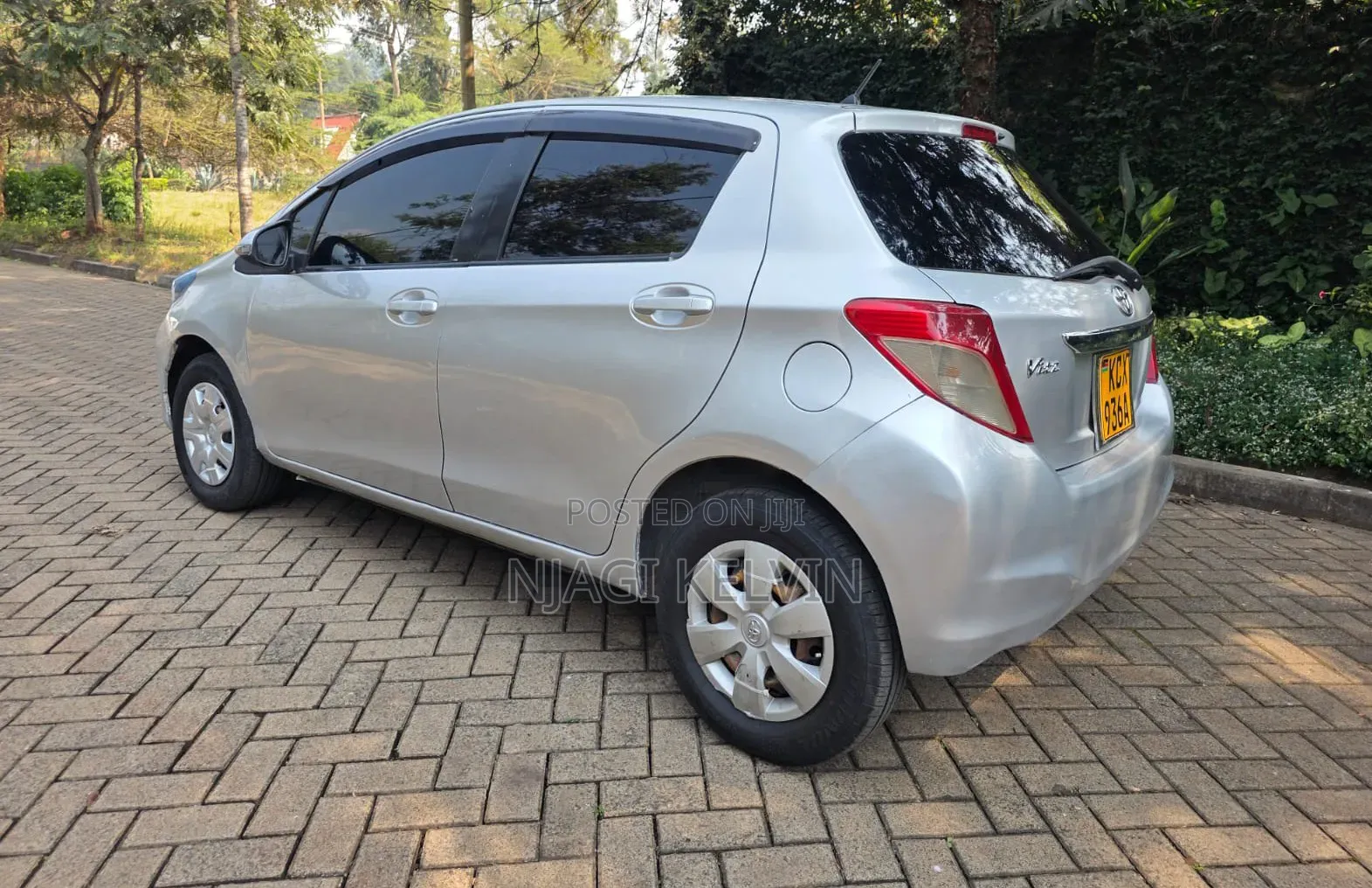 Toyota Vitz 2012 Silver