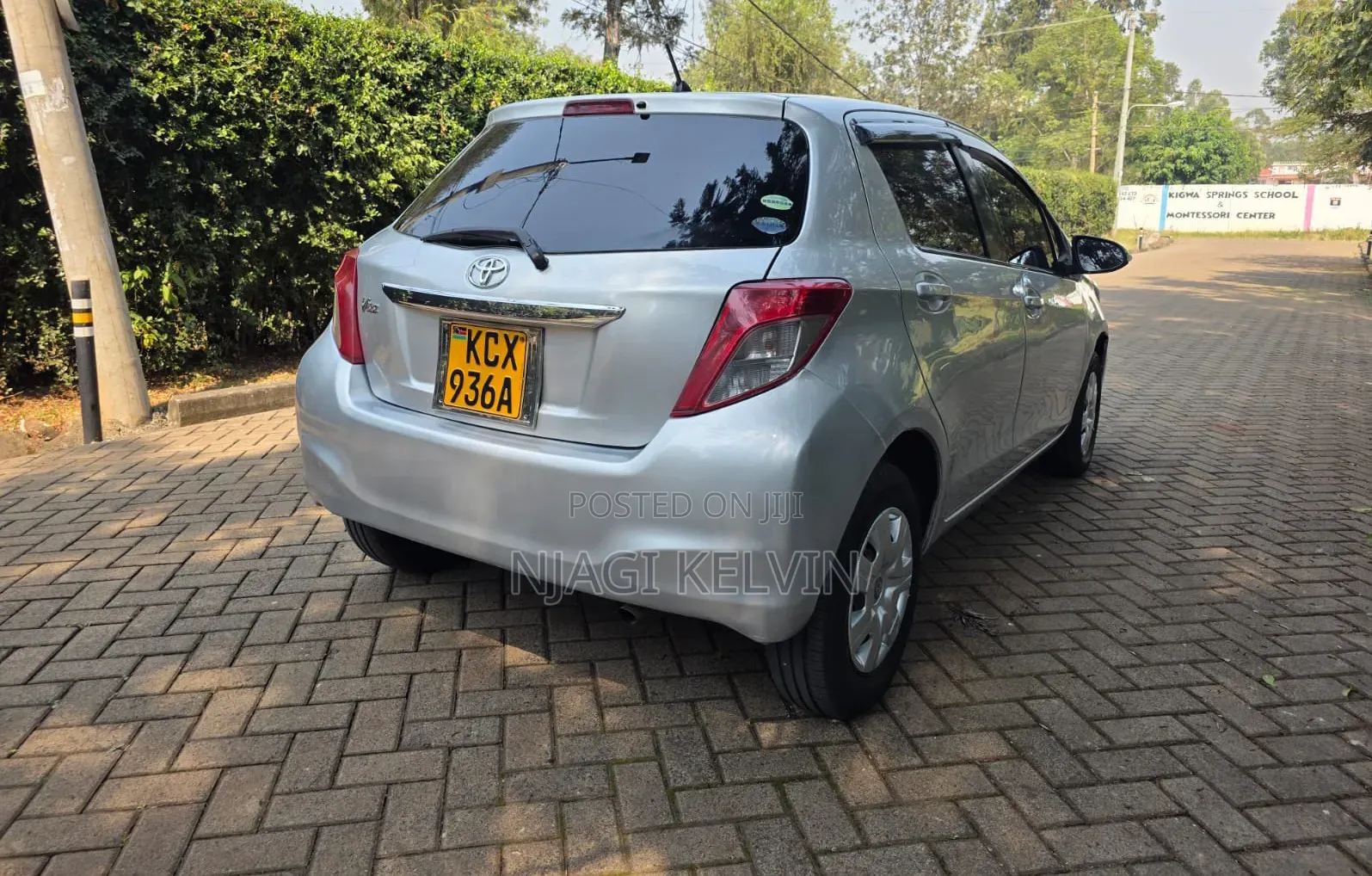 Toyota Vitz 2012 Silver