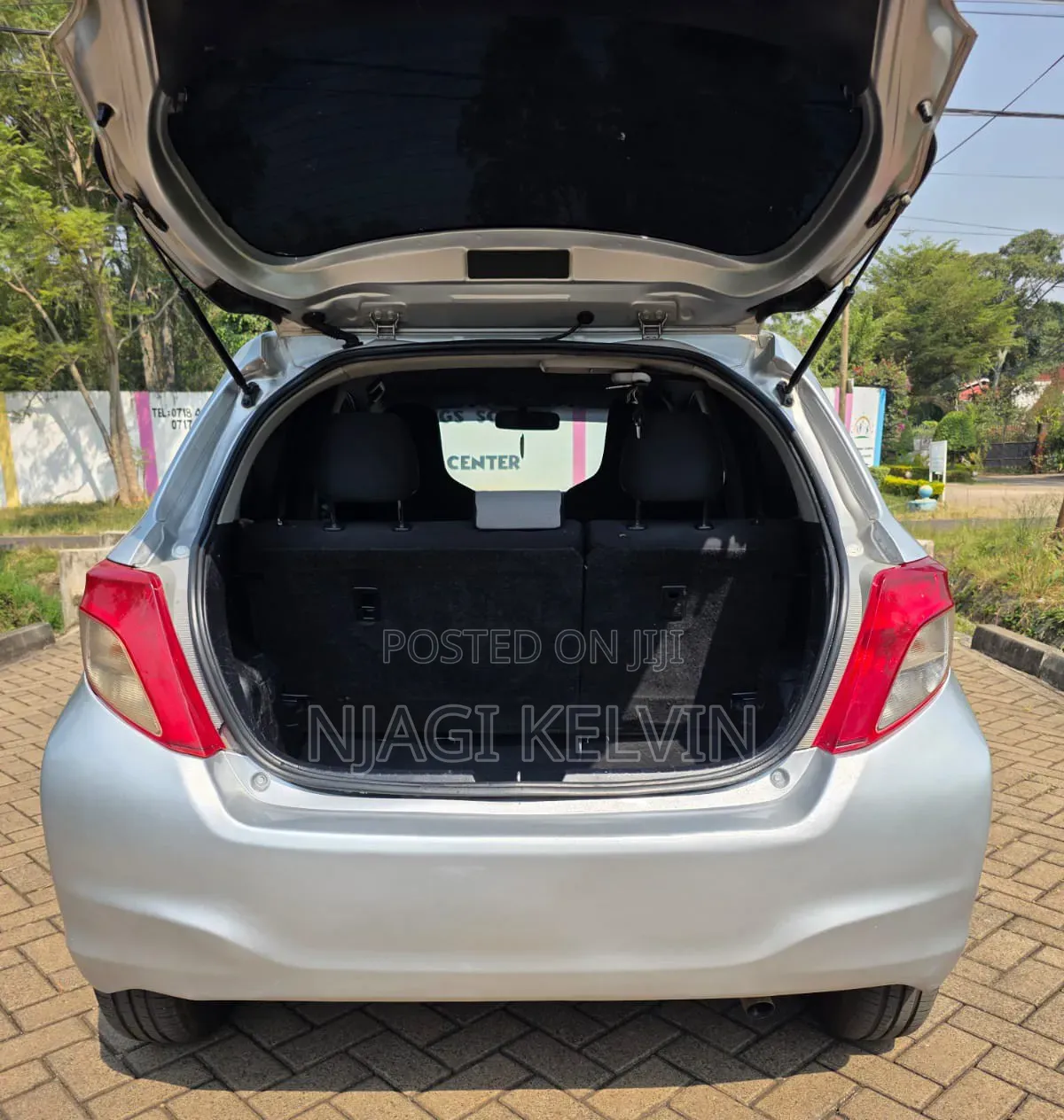 Toyota Vitz 2012 Silver