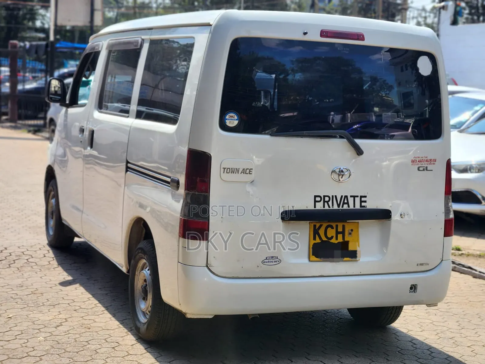 Toyota TownAce 2011 White