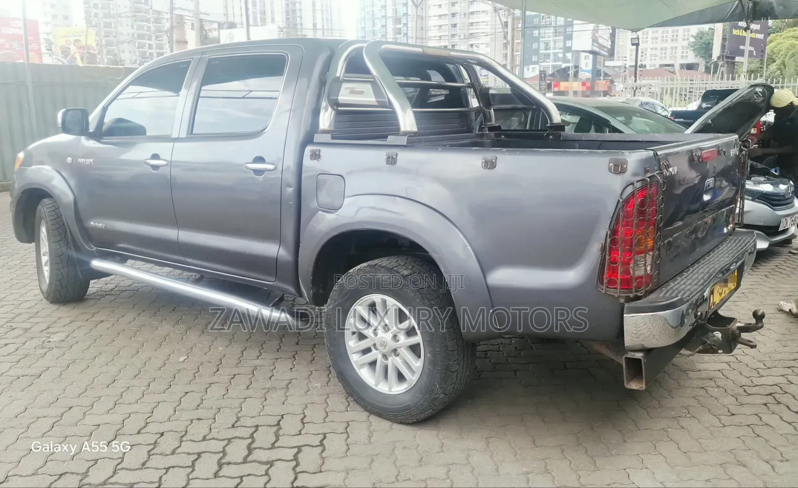 Toyota Hilux 2010 Gray