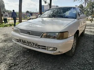 Toyota Corolla 2000 White