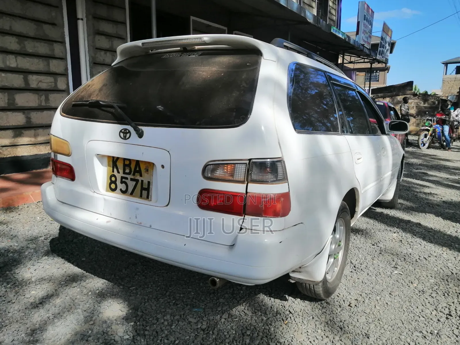 Toyota Corolla 2000 White