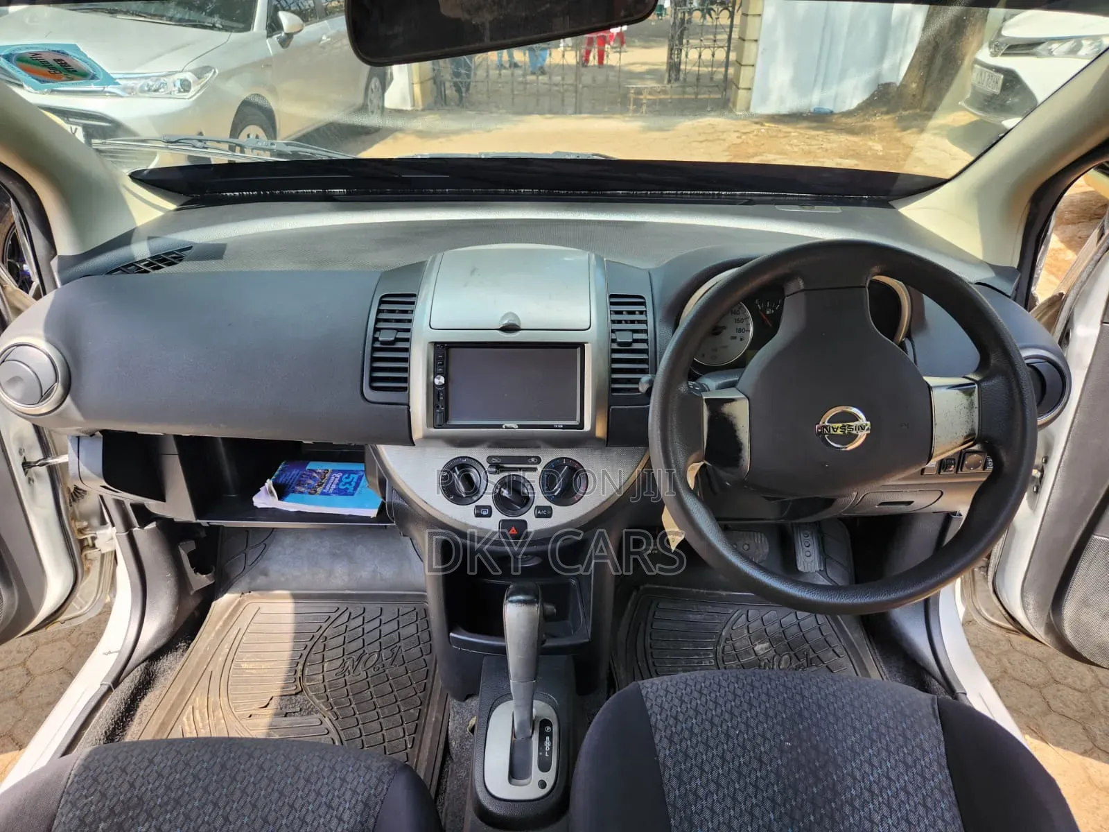 Nissan Note 2010 Silver