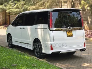 Toyota Noah 2018 White