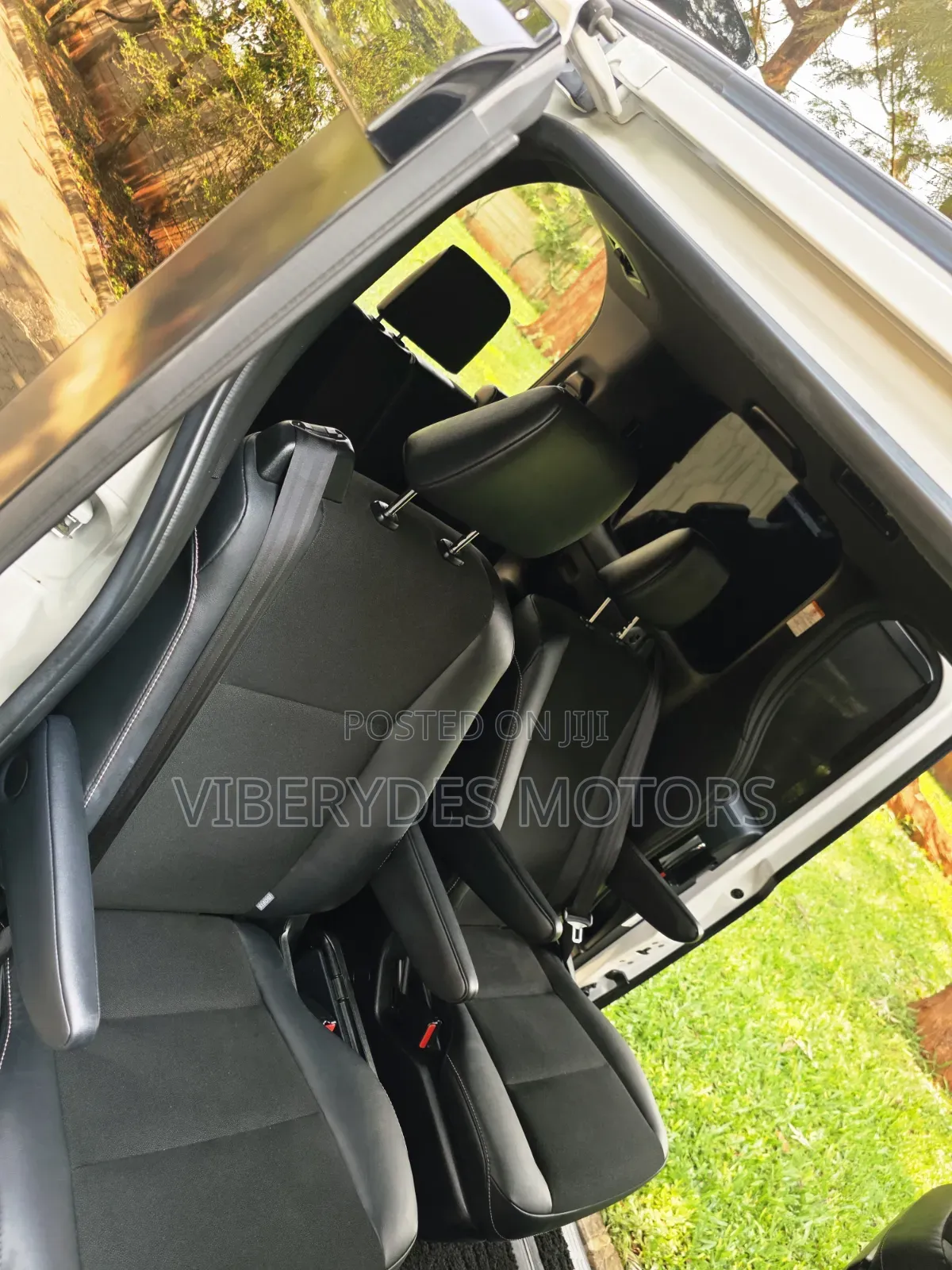 Toyota Noah 2018 White