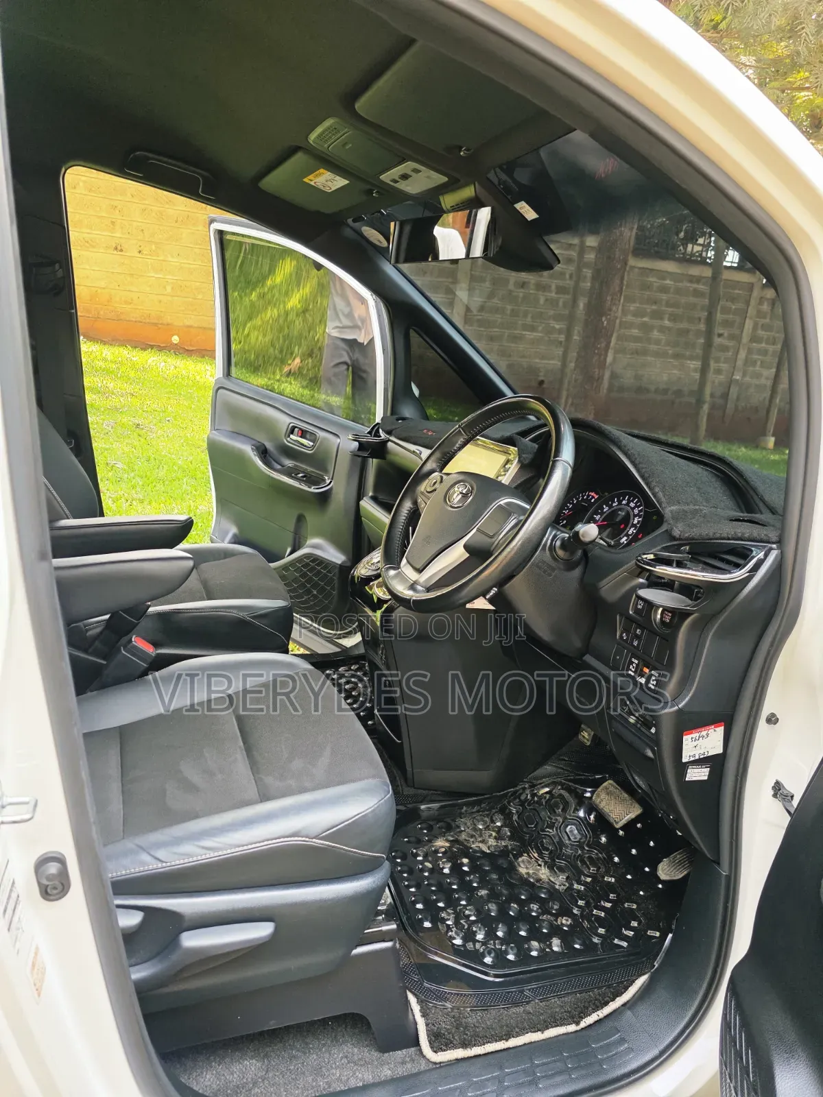 Toyota Noah 2018 White