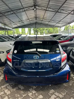 Toyota Aqua 2019 Blue