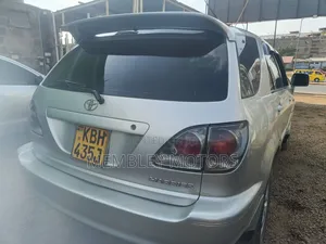 Toyota Harrier 2003 Gold