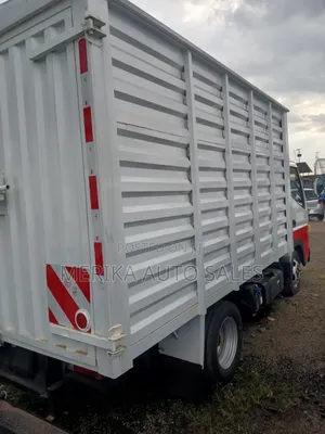 Mitsubishi Fuso 11ft Cover Body