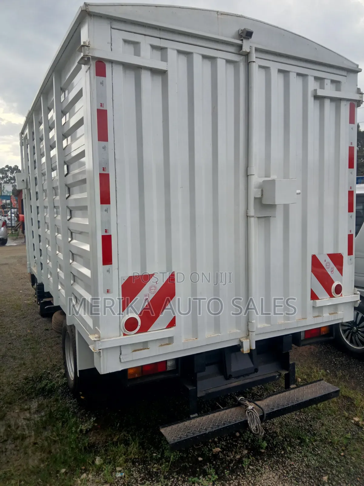Mitsubishi Fuso 11ft Cover Body