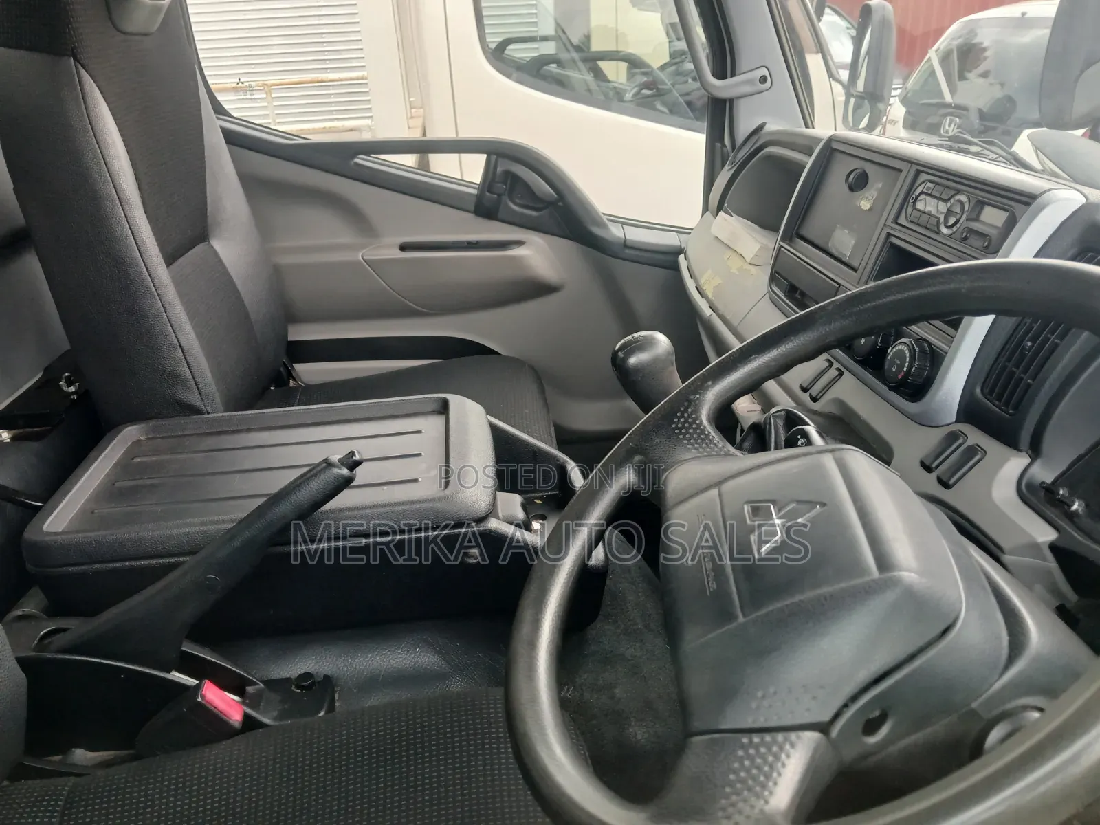 Mitsubishi Fuso 11ft Cover Body