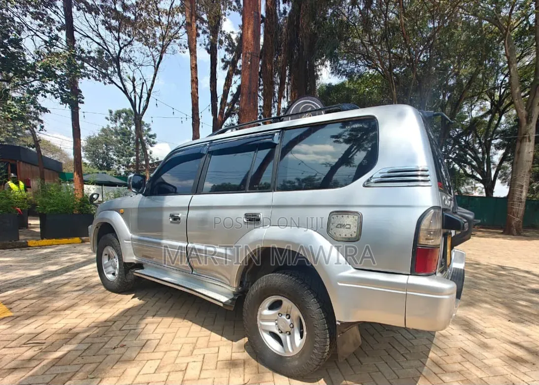 Toyota Land Cruiser Prado 2002 Silver
