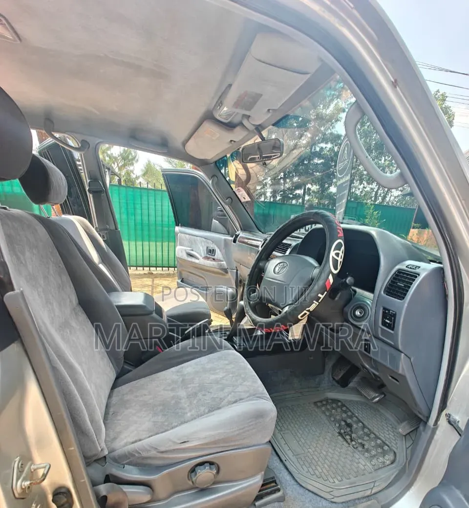 Toyota Land Cruiser Prado 2002 Silver