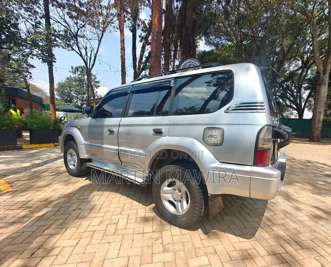 Toyota Land Cruiser Prado 2002 Silver
