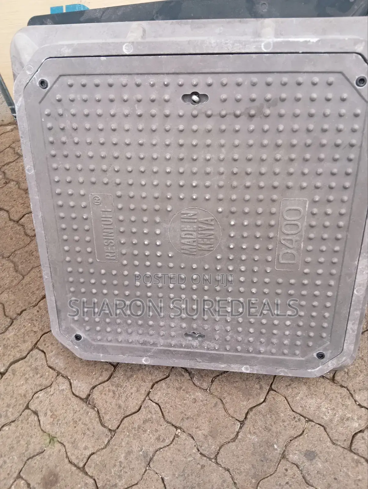 Resintuff Heavy Duty D400 Composite Manhole Cover