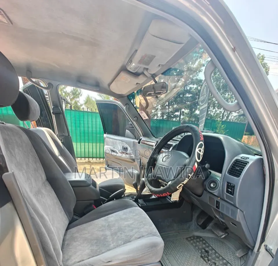 Toyota Land Cruiser Prado 2002 Silver