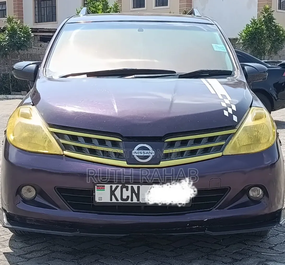 Nissan Tiida 2011 Purple