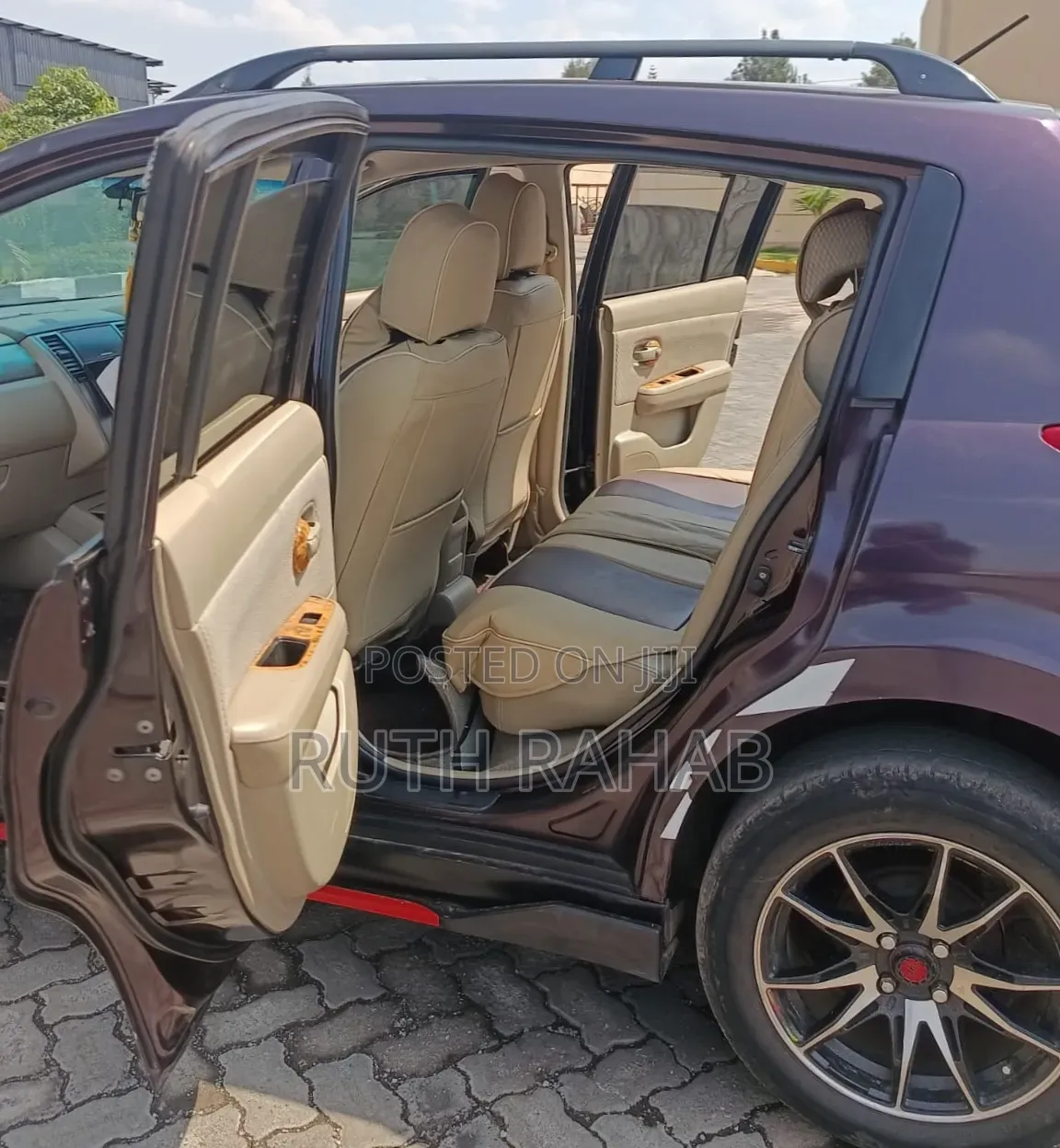 Nissan Tiida 2011 Purple