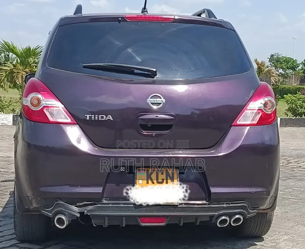 Nissan Tiida 2011 Purple
