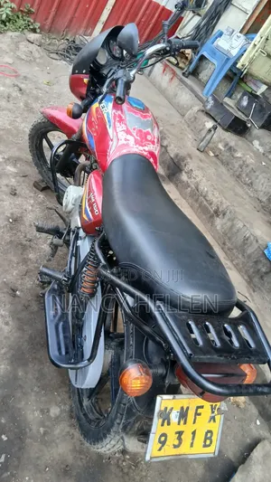 Bajaj Boxer 150 UG 2023 Red