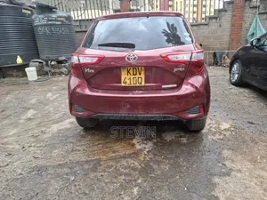 Toyota Vitz 2018 Red