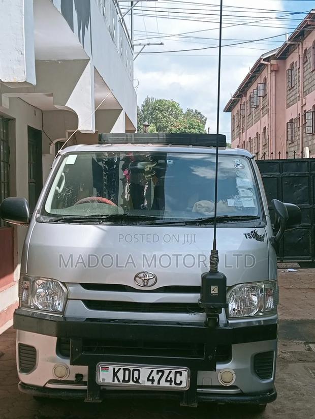 Toyota HiAce 2017 Silver