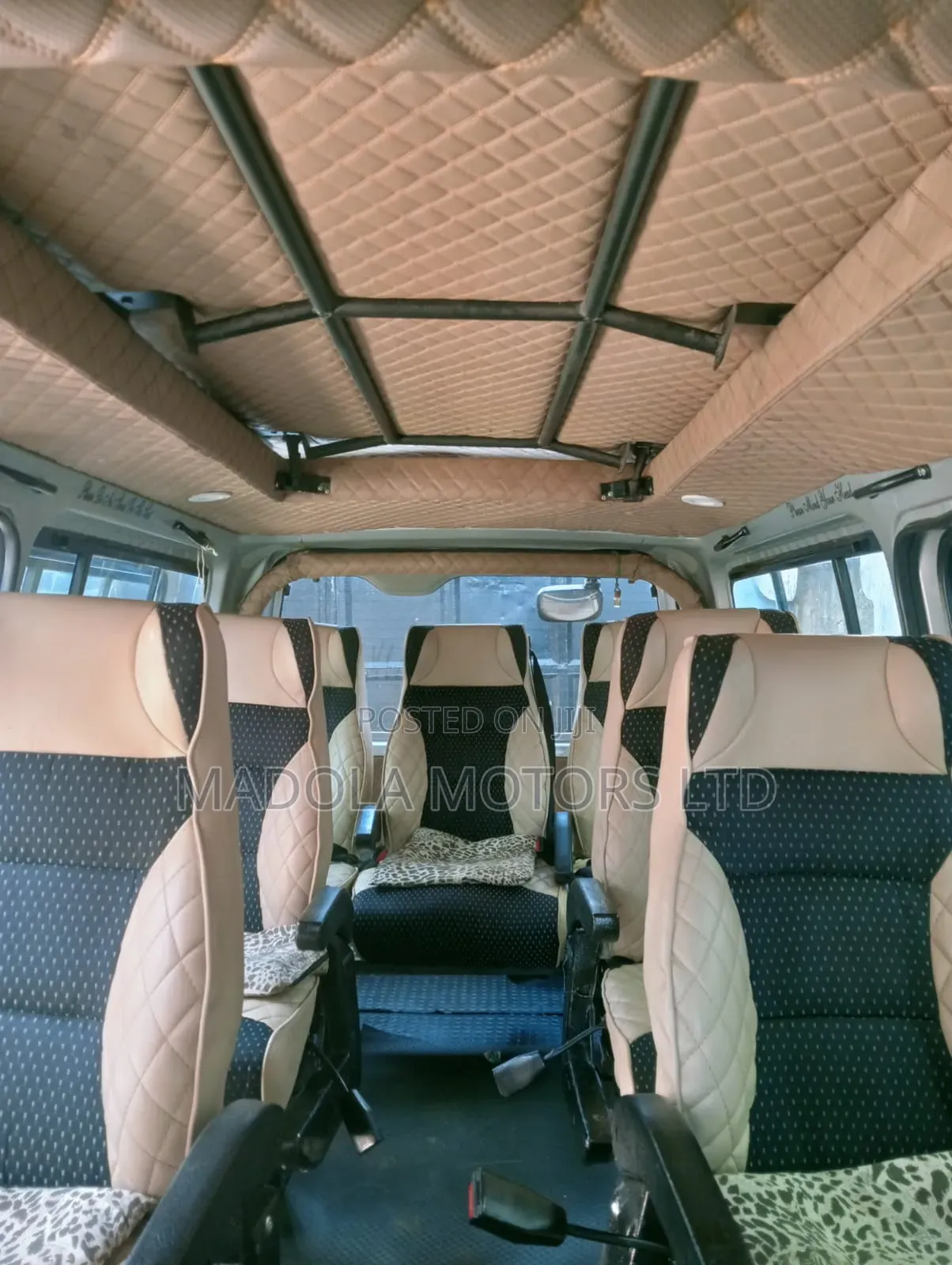 Toyota HiAce 2017 Silver