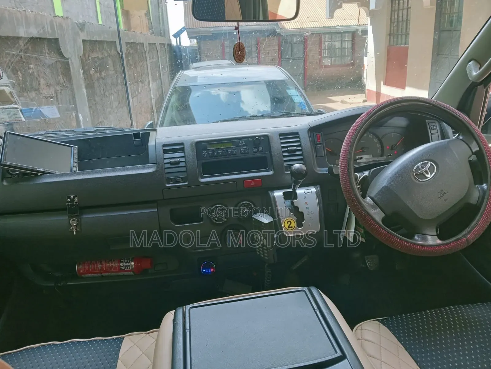 Toyota HiAce 2017 Silver