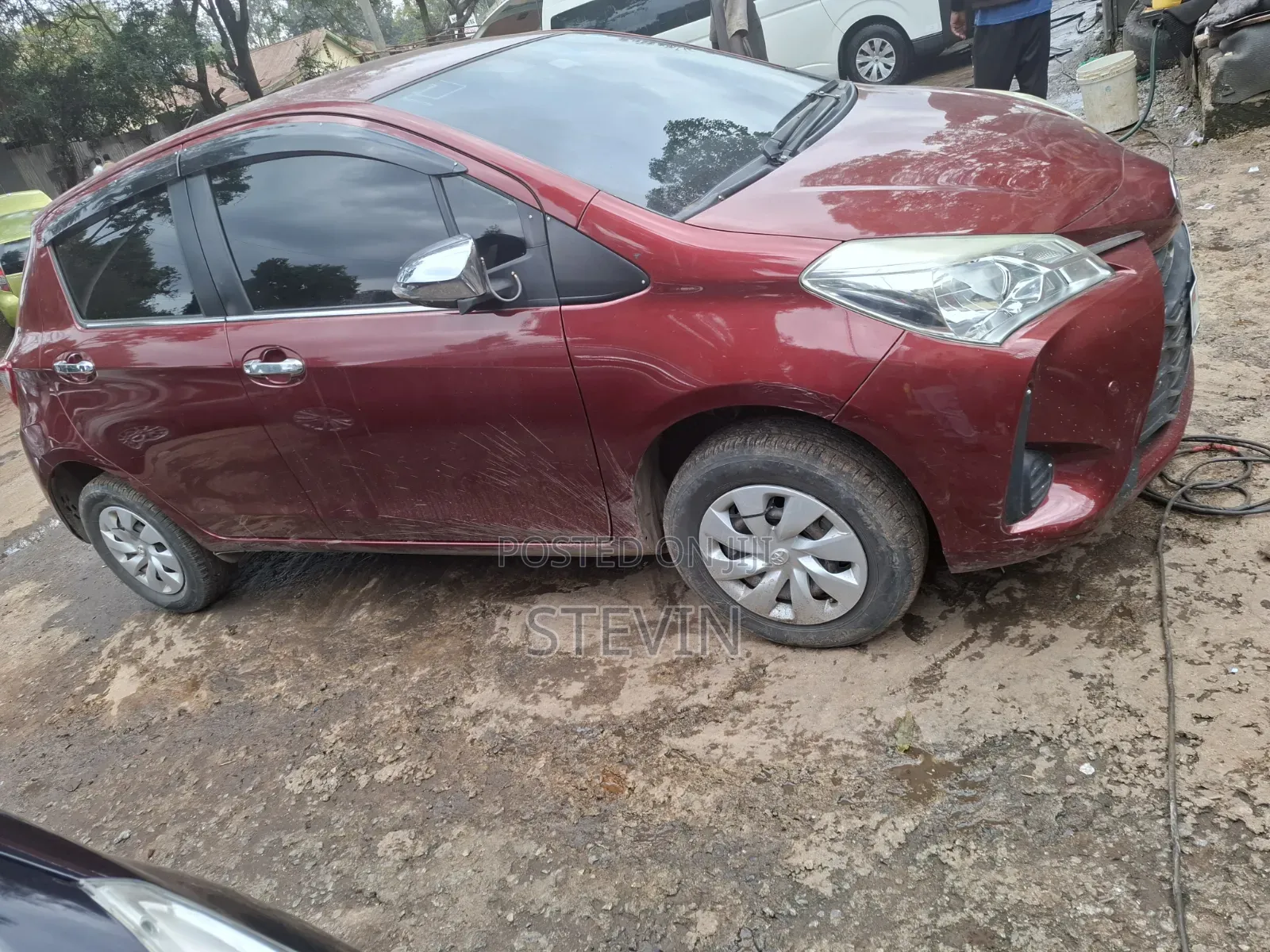Toyota Vitz 2018 Red