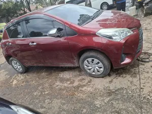 Toyota Vitz 2018 Red