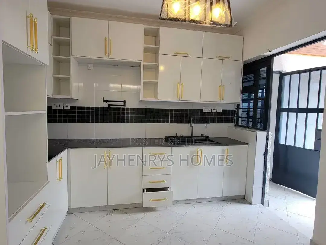 4bdrm Bungalow in Kimbo for sale