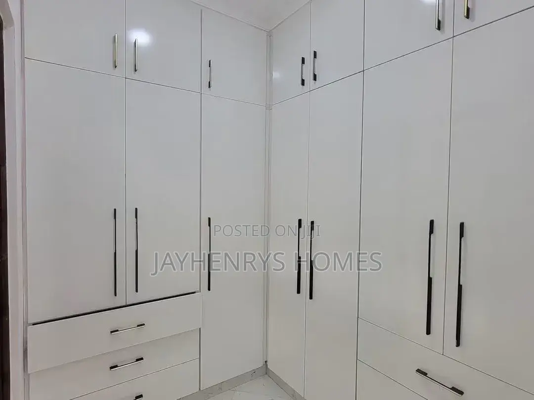 4bdrm Bungalow in Kimbo for sale