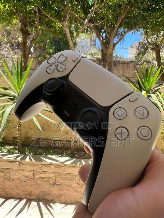 Ps5 Slim Digital Ex Uk Console - thumbnail 3