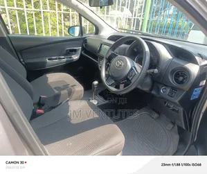 Toyota Vitz 2018 Gray