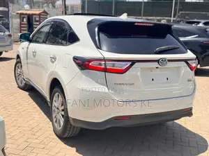 Toyota Harrier 2.5 Hybrid 4WD 2019 White