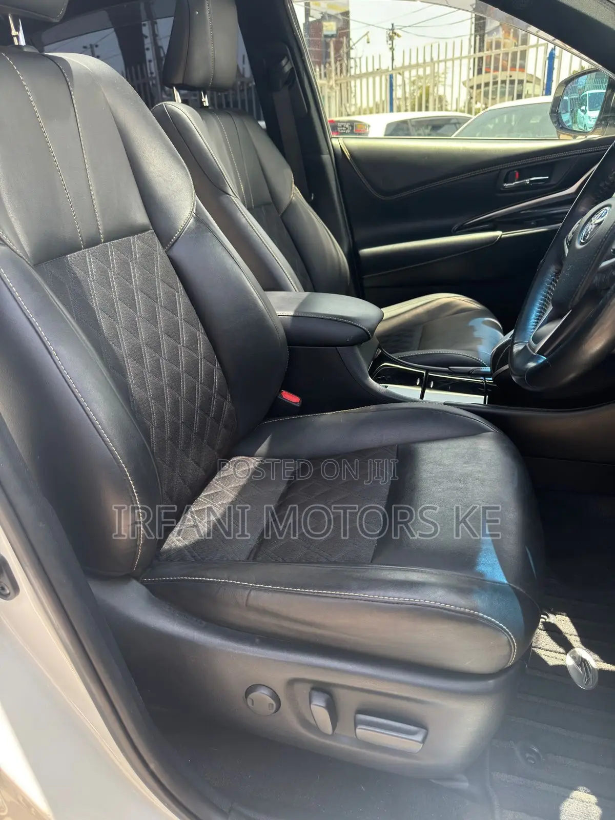 Toyota Harrier 2.5 Hybrid 4WD 2019 White