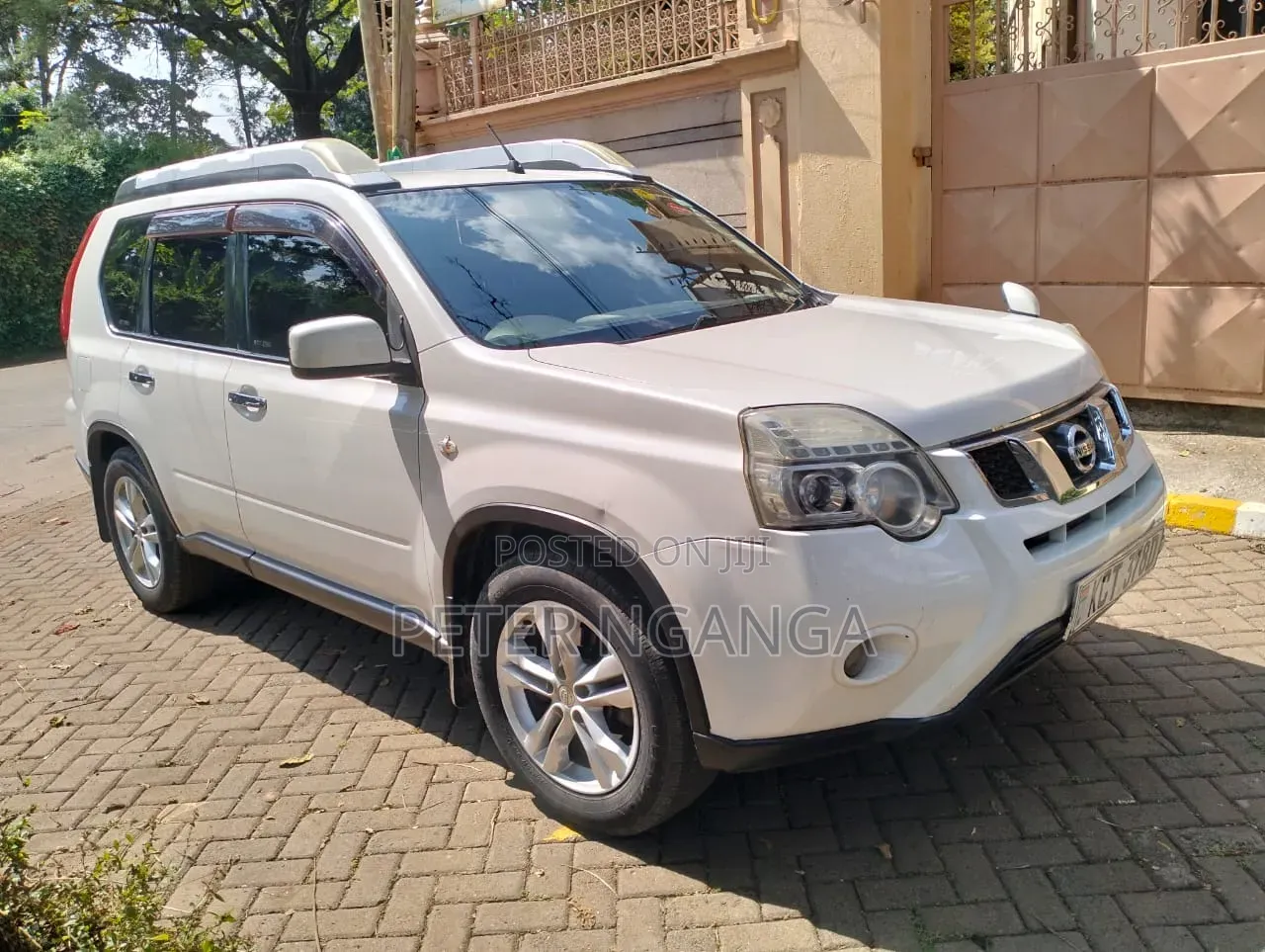 Nissan X-Trail 2012 White