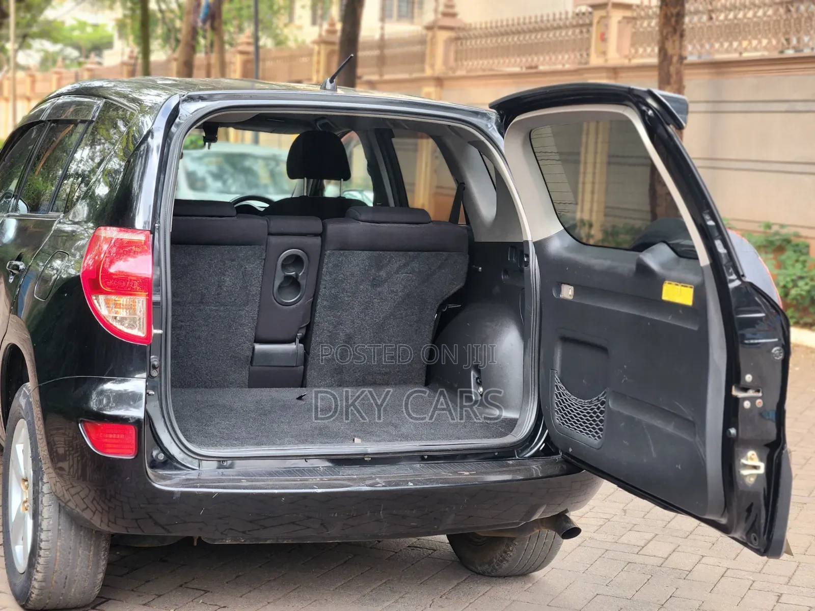 Toyota RAV4 2010 Black