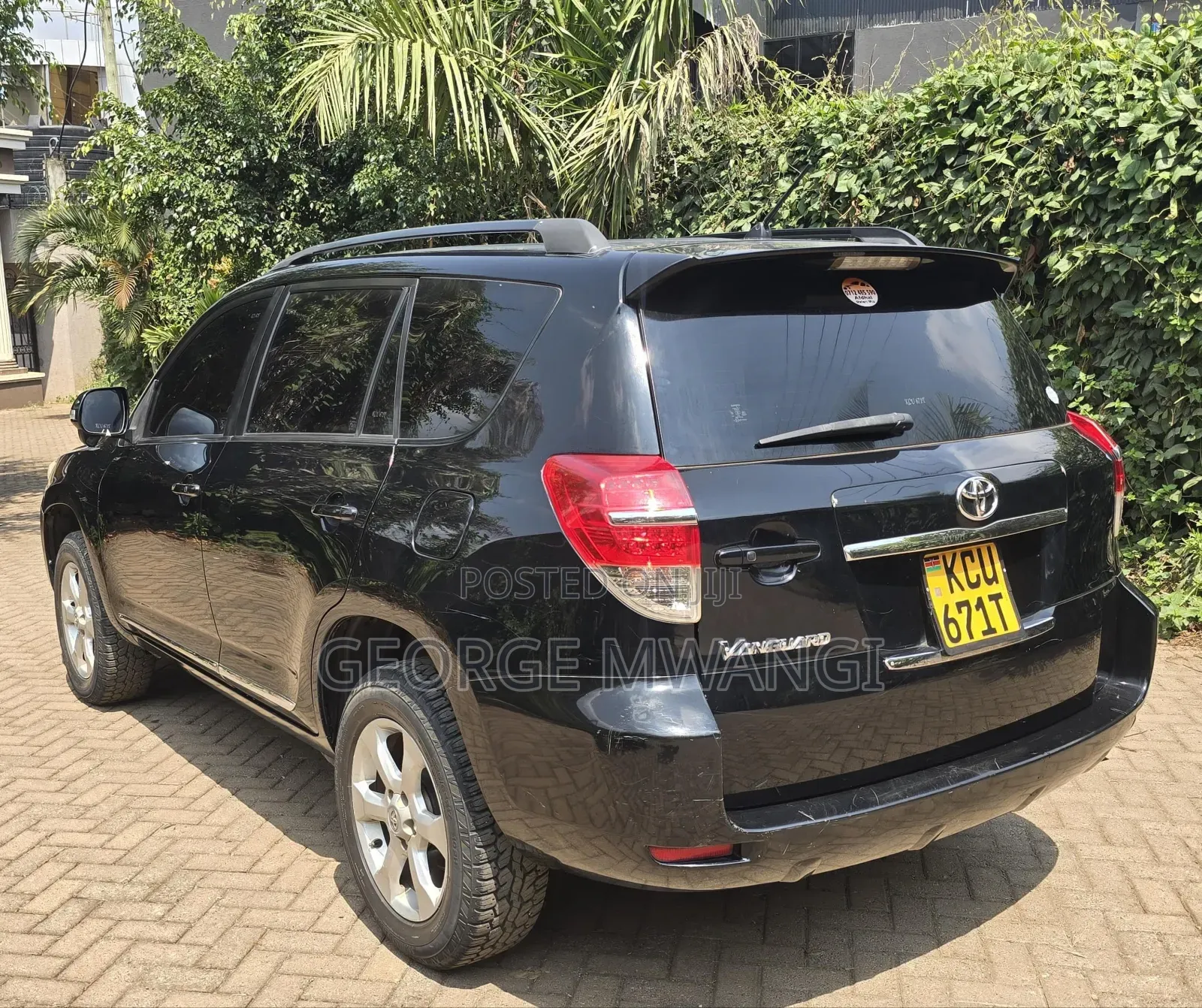 Toyota Vanguard 2013 Black