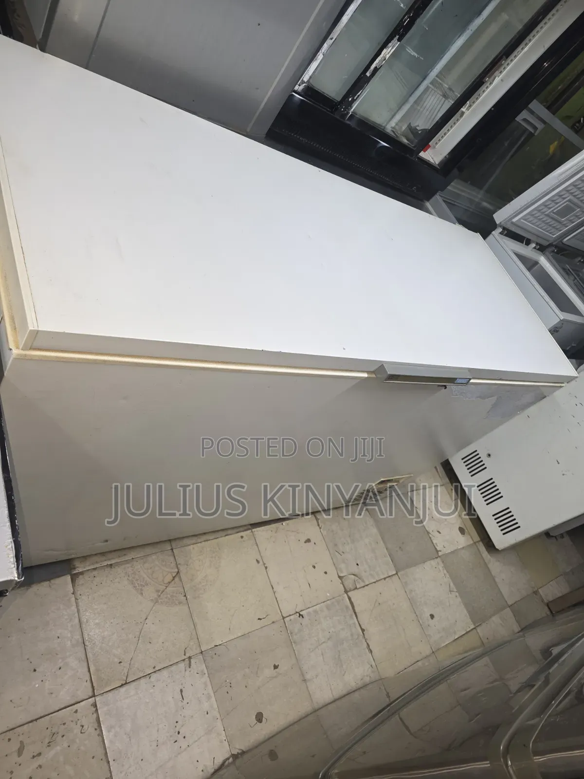 650l Commercial Freezer Closed