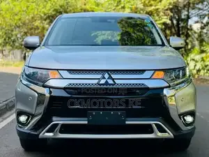 Mitsubishi Outlander 2019 Silver