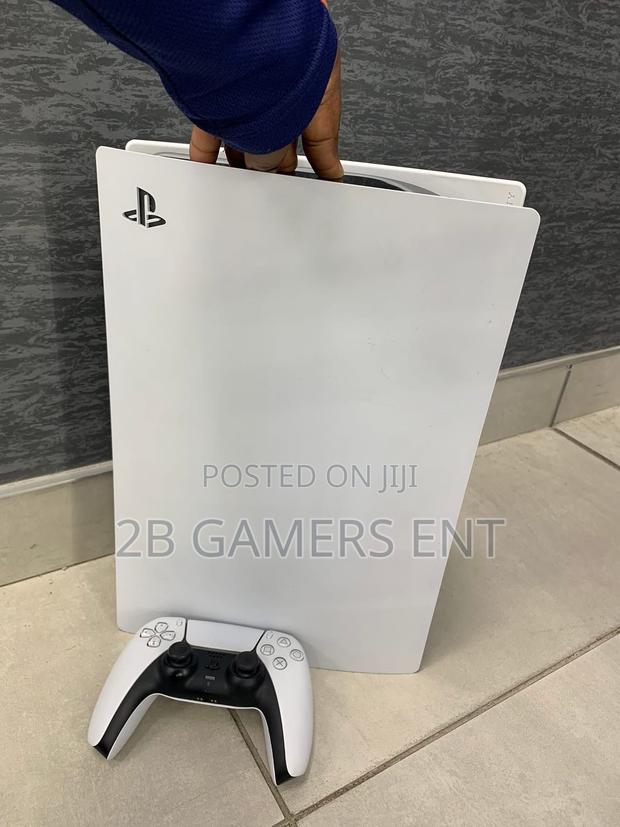 Standard Ps5 Gaming Console Digital One - thumbnail 3