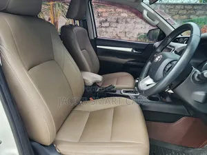 Toyota Hilux 2018 White