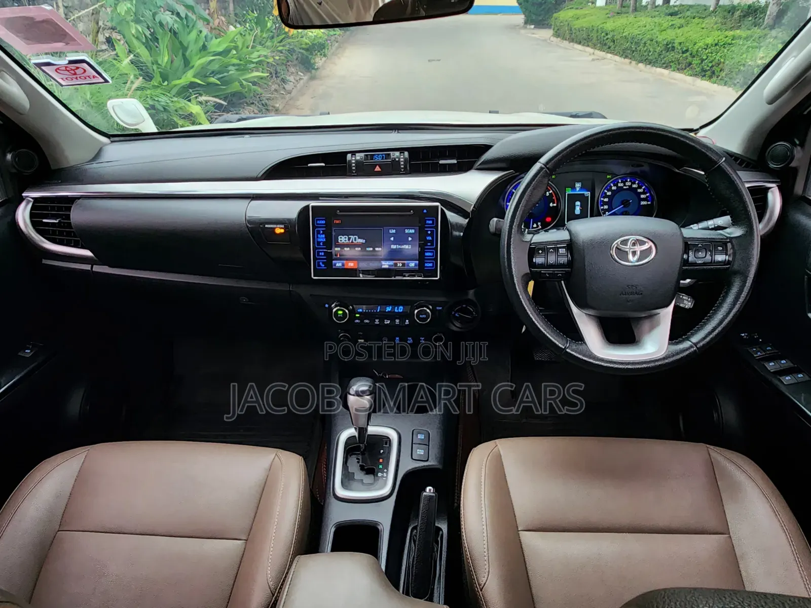 Toyota Hilux 2018 White