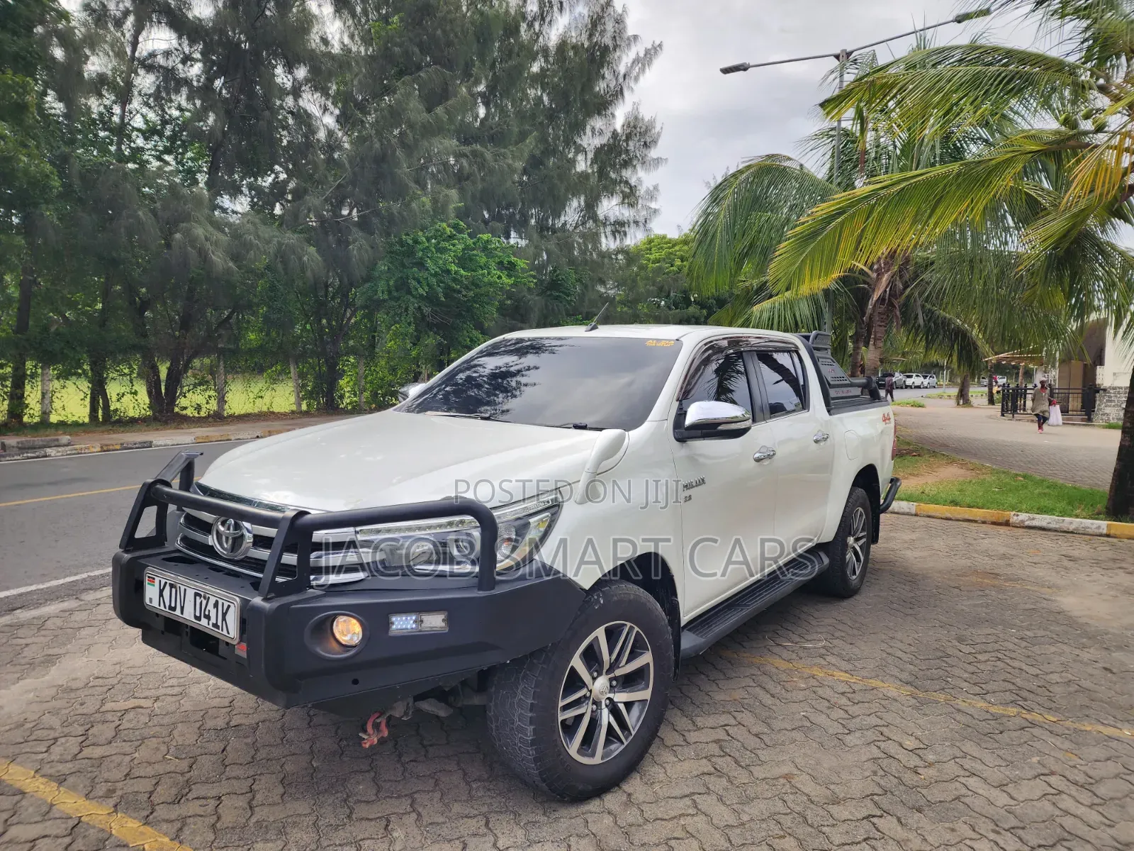 Toyota Hilux 2018 White